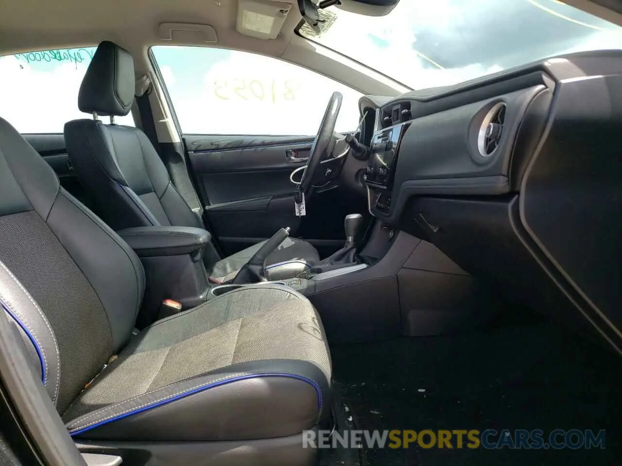 5 fotografías del automóvil dañado 2T1BURHE1KC242452 TOYOTA COROLLA 2019