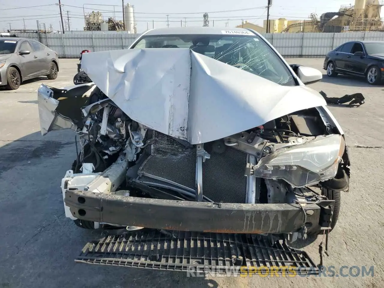 5 fotografías del automóvil dañado 2T1BURHE2KC125060 TOYOTA COROLLA 2019