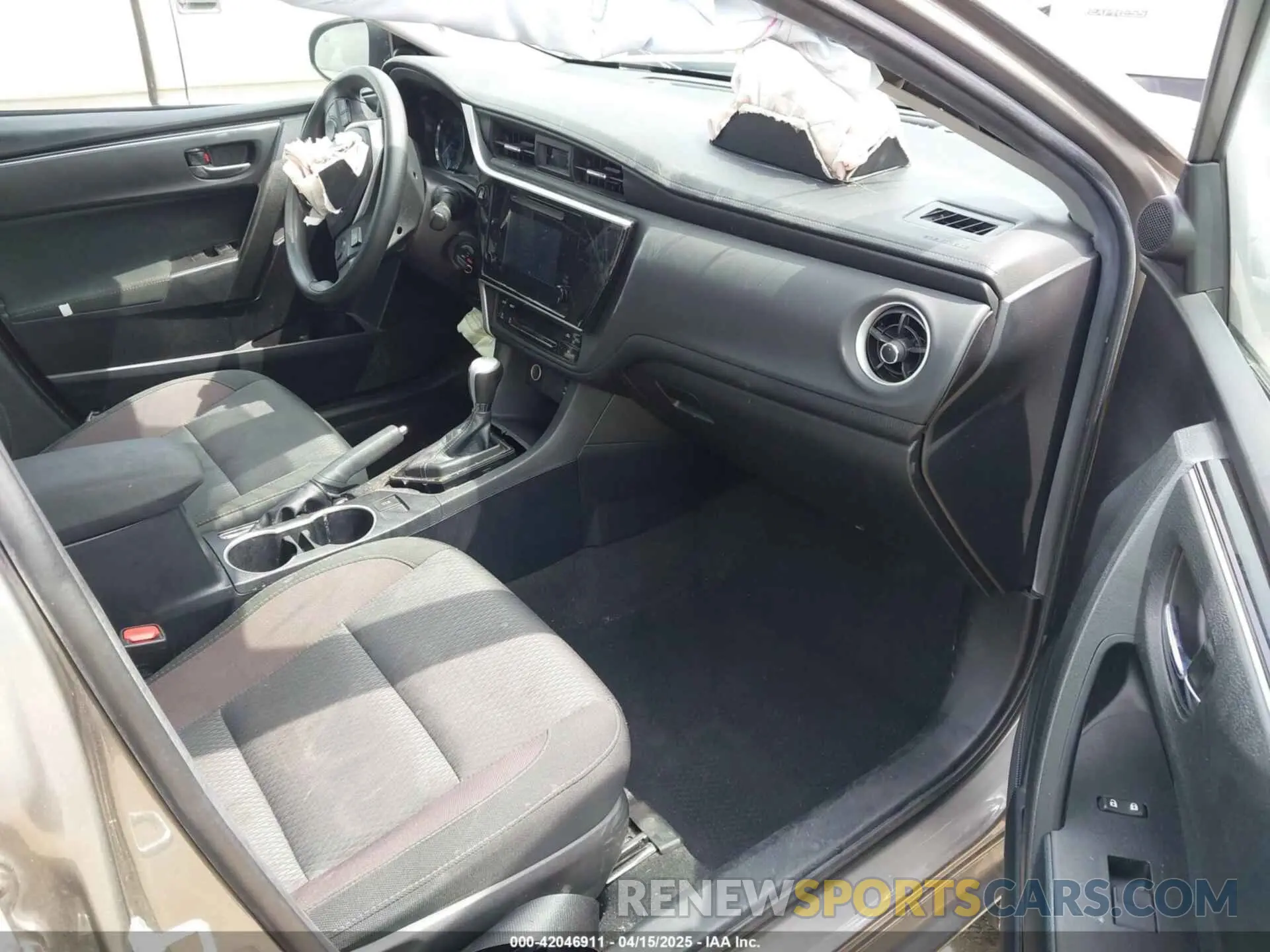 5 fotografías del automóvil dañado 2T1BURHE2KC127455 TOYOTA COROLLA 2019