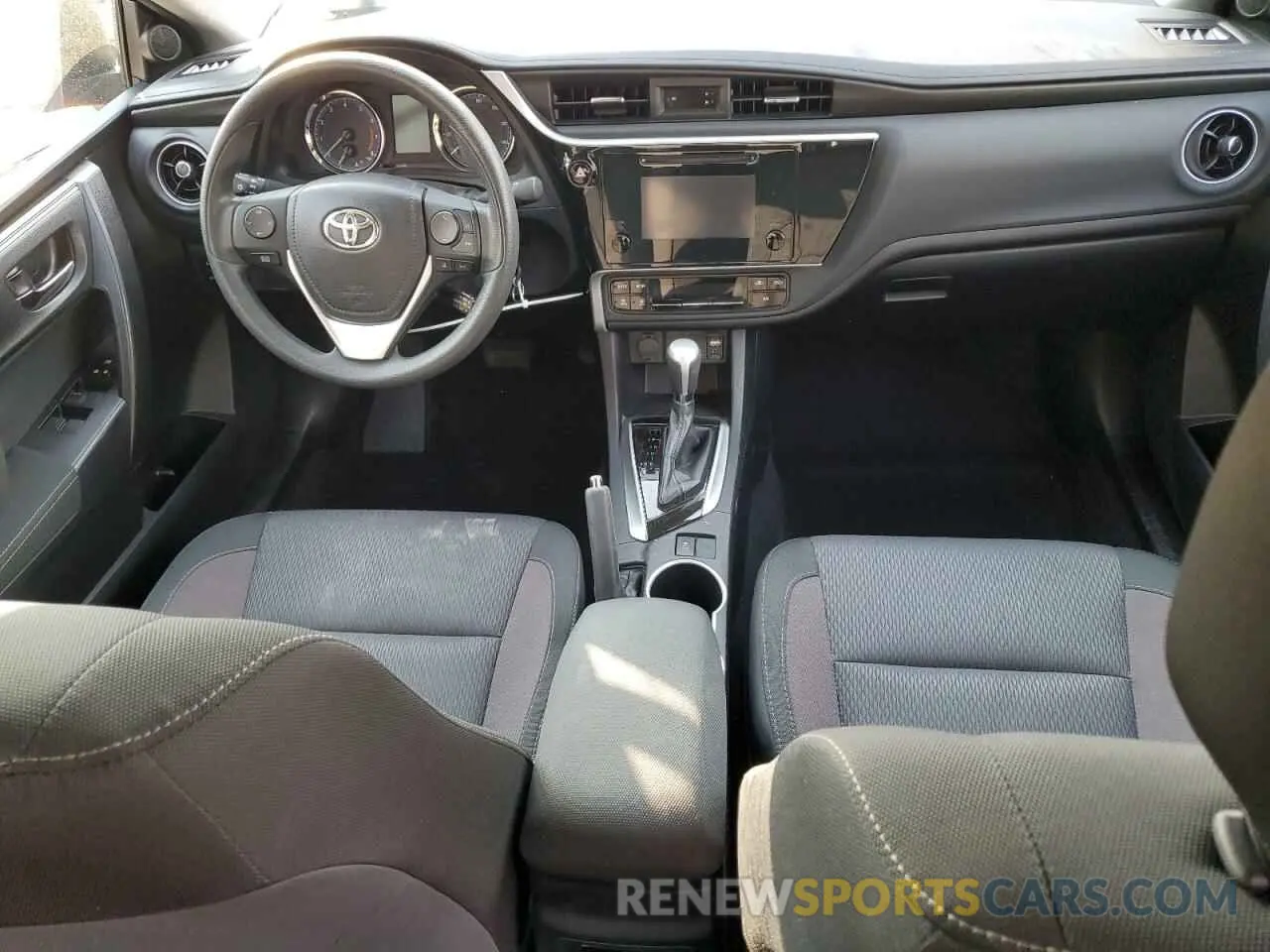 8 fotografías del automóvil dañado 2T1BURHE2KC129335 TOYOTA COROLLA 2019