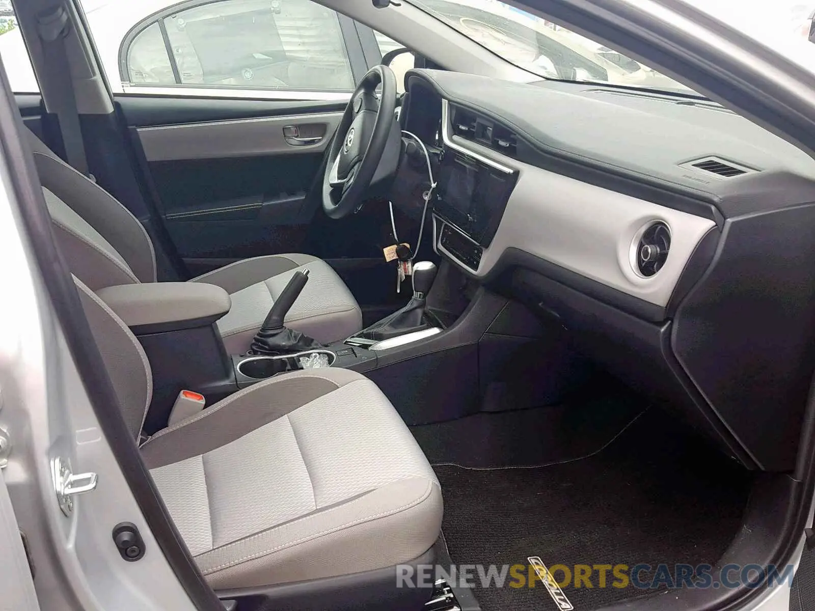 5 fotografías del automóvil dañado 2T1BURHE2KC130453 TOYOTA COROLLA 2019
