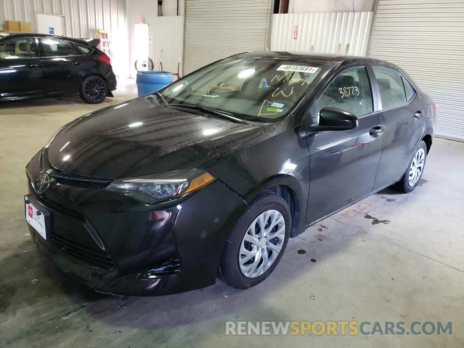 2 fotografías del automóvil dañado 2T1BURHE2KC147804 TOYOTA COROLLA 2019