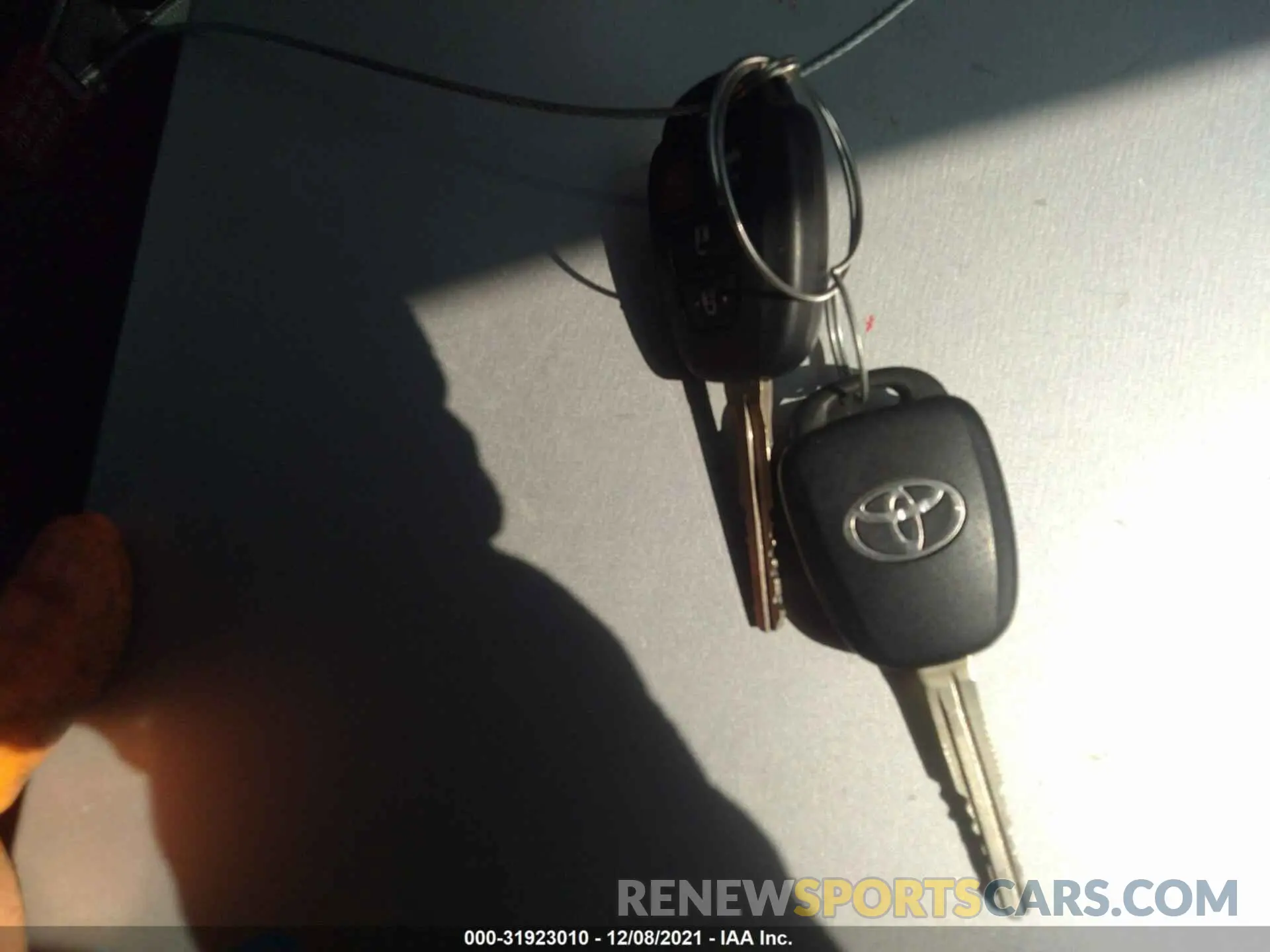 11 fotografías del automóvil dañado 2T1BURHE2KC147964 TOYOTA COROLLA 2019