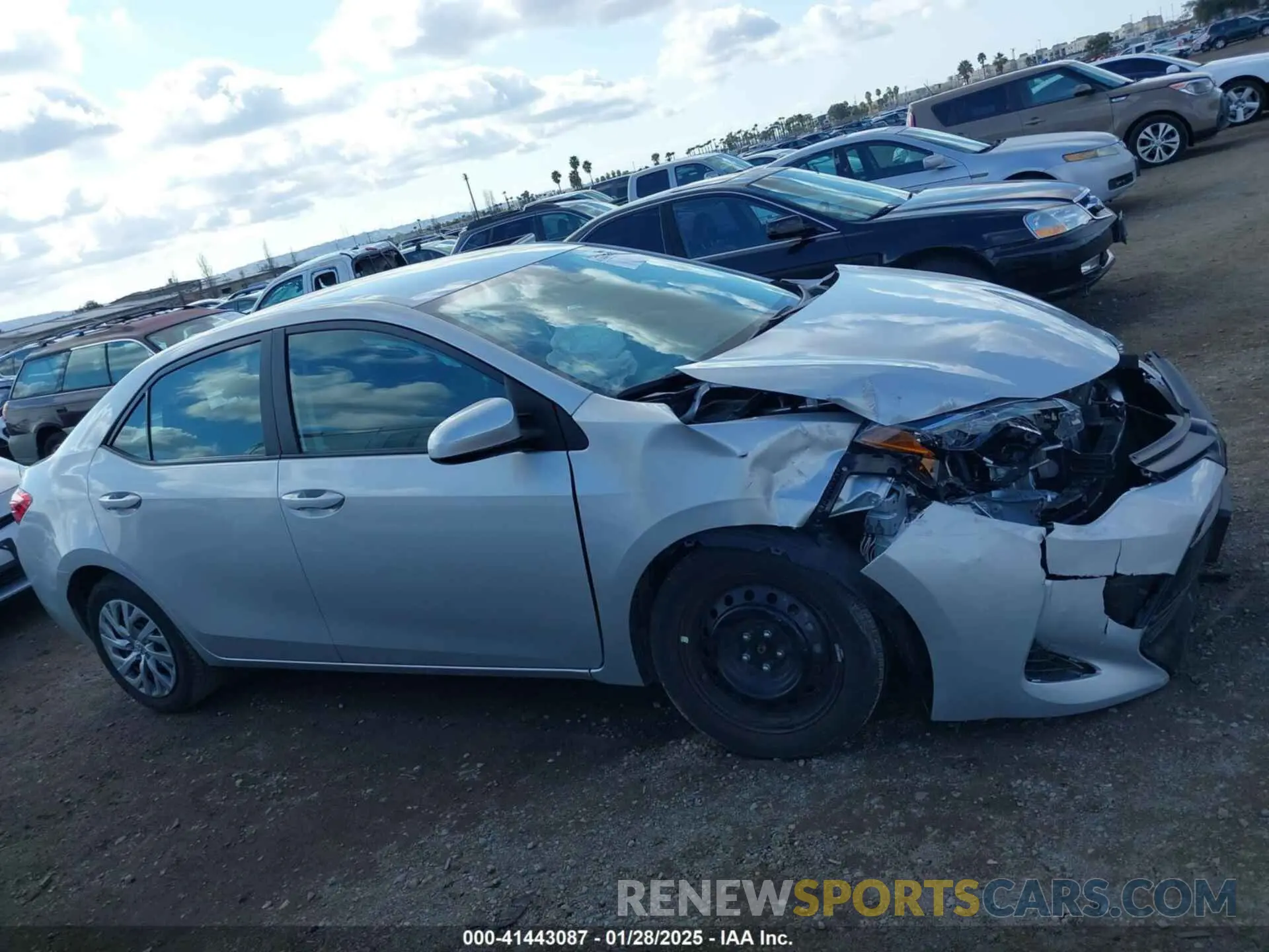 13 fotografías del automóvil dañado 2T1BURHE2KC152131 TOYOTA COROLLA 2019
