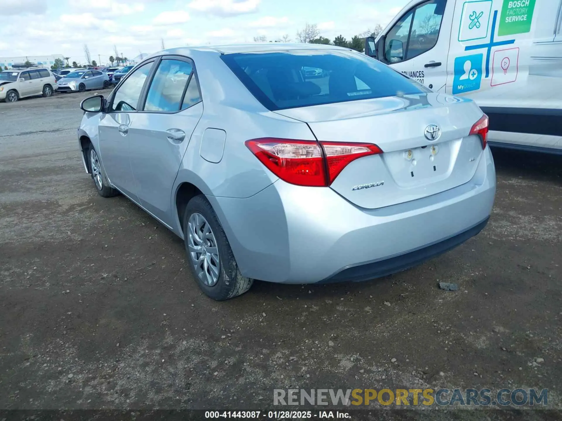 3 fotografías del automóvil dañado 2T1BURHE2KC152131 TOYOTA COROLLA 2019