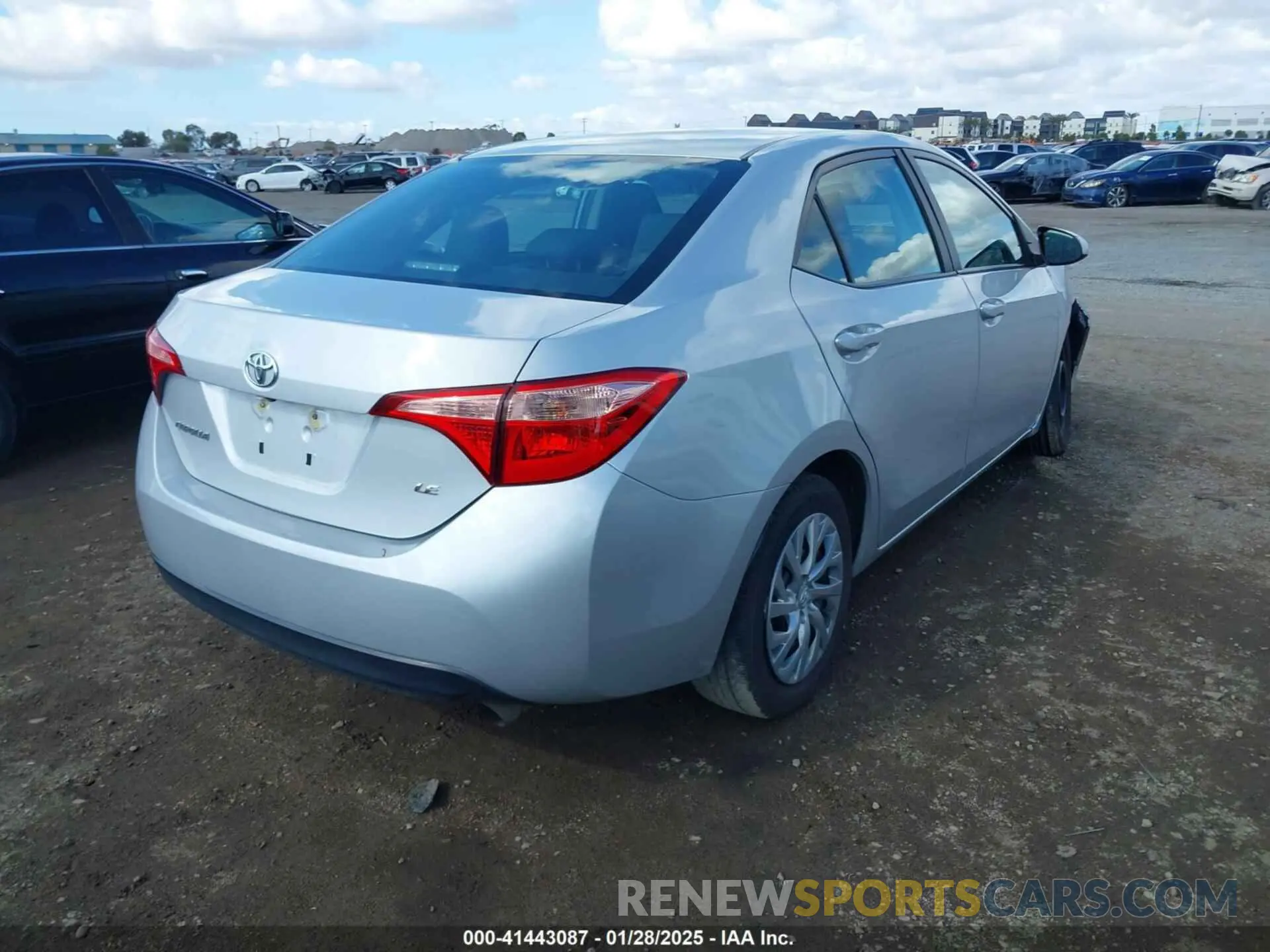 4 fotografías del automóvil dañado 2T1BURHE2KC152131 TOYOTA COROLLA 2019
