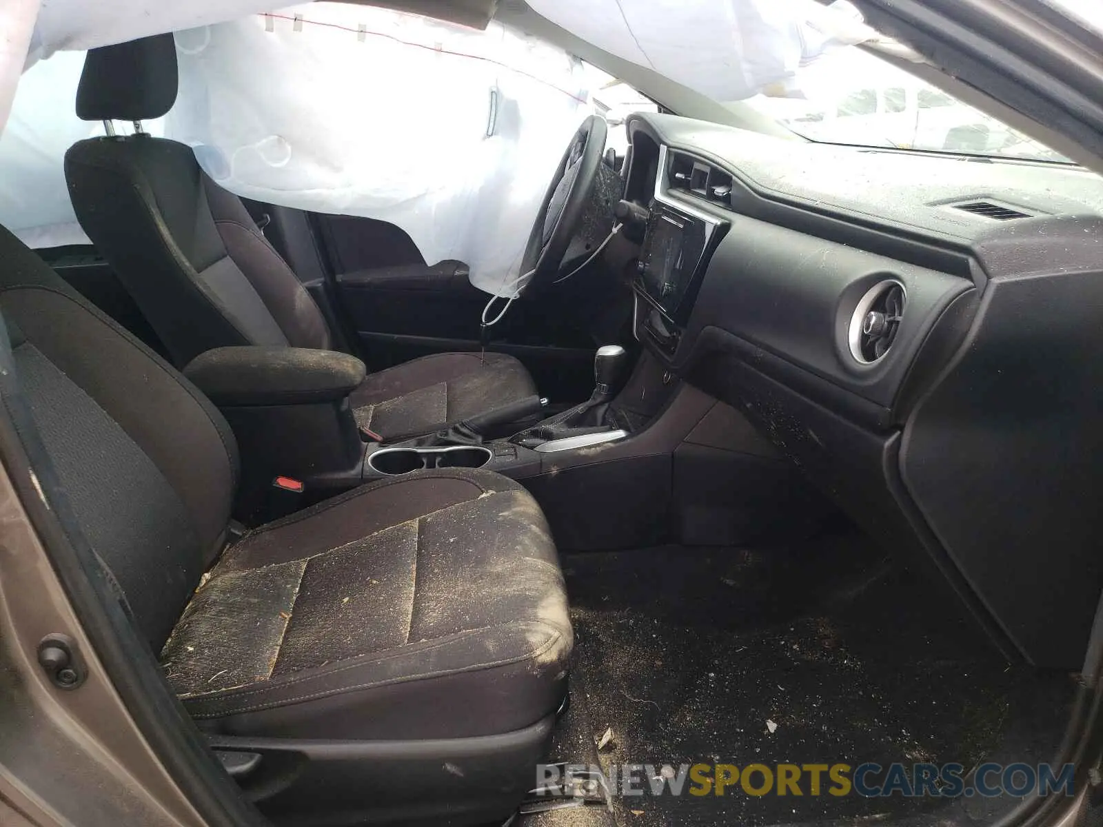 5 fotografías del automóvil dañado 2T1BURHE2KC174064 TOYOTA COROLLA 2019