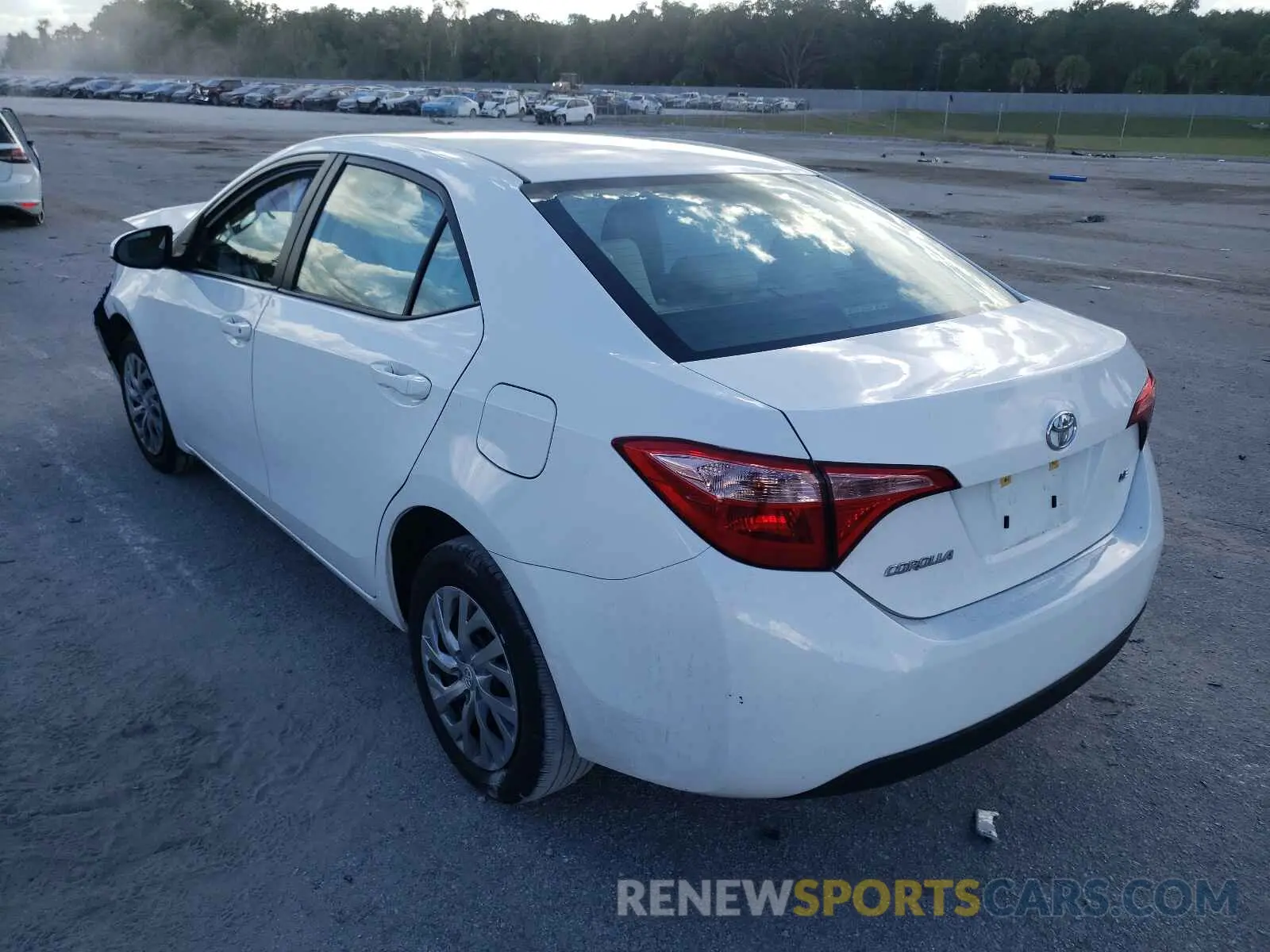 3 fotografías del automóvil dañado 2T1BURHE2KC175456 TOYOTA COROLLA 2019