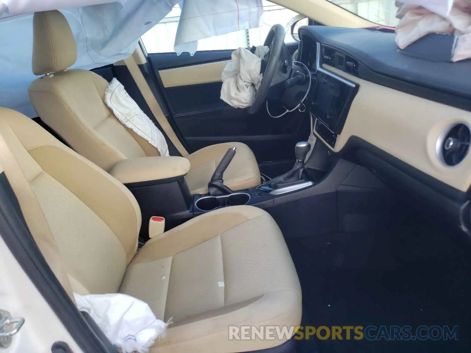 5 fotografías del automóvil dañado 2T1BURHE2KC175456 TOYOTA COROLLA 2019