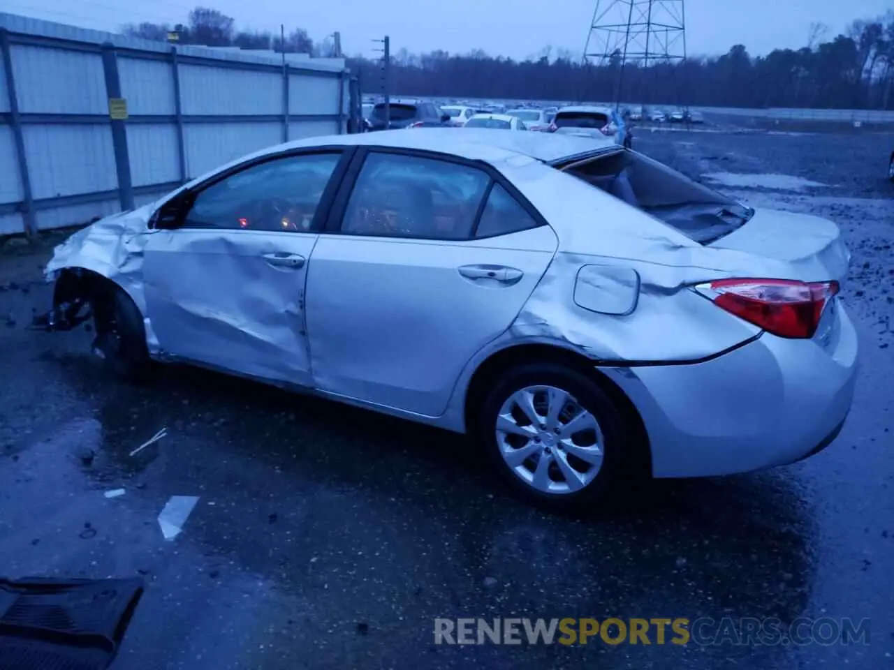2 fotografías del automóvil dañado 2T1BURHE2KC177479 TOYOTA COROLLA 2019