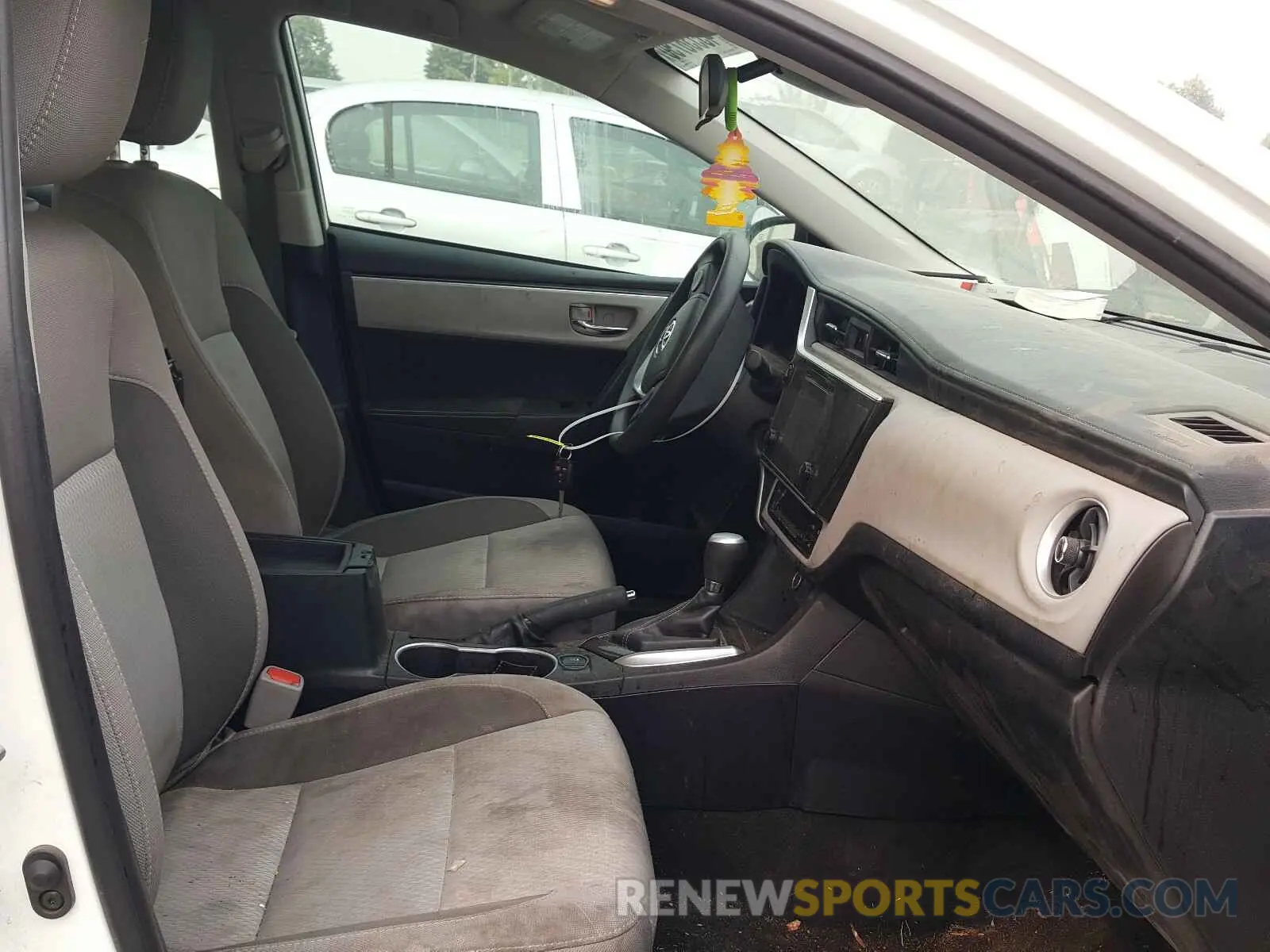 5 fotografías del automóvil dañado 2T1BURHE2KC185971 TOYOTA COROLLA 2019