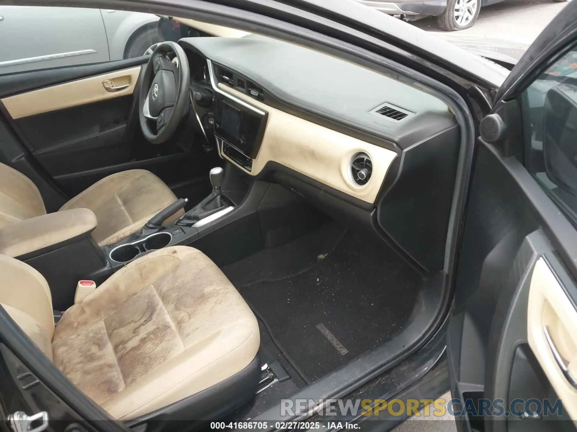 5 fotografías del automóvil dañado 2T1BURHE2KC202655 TOYOTA COROLLA 2019