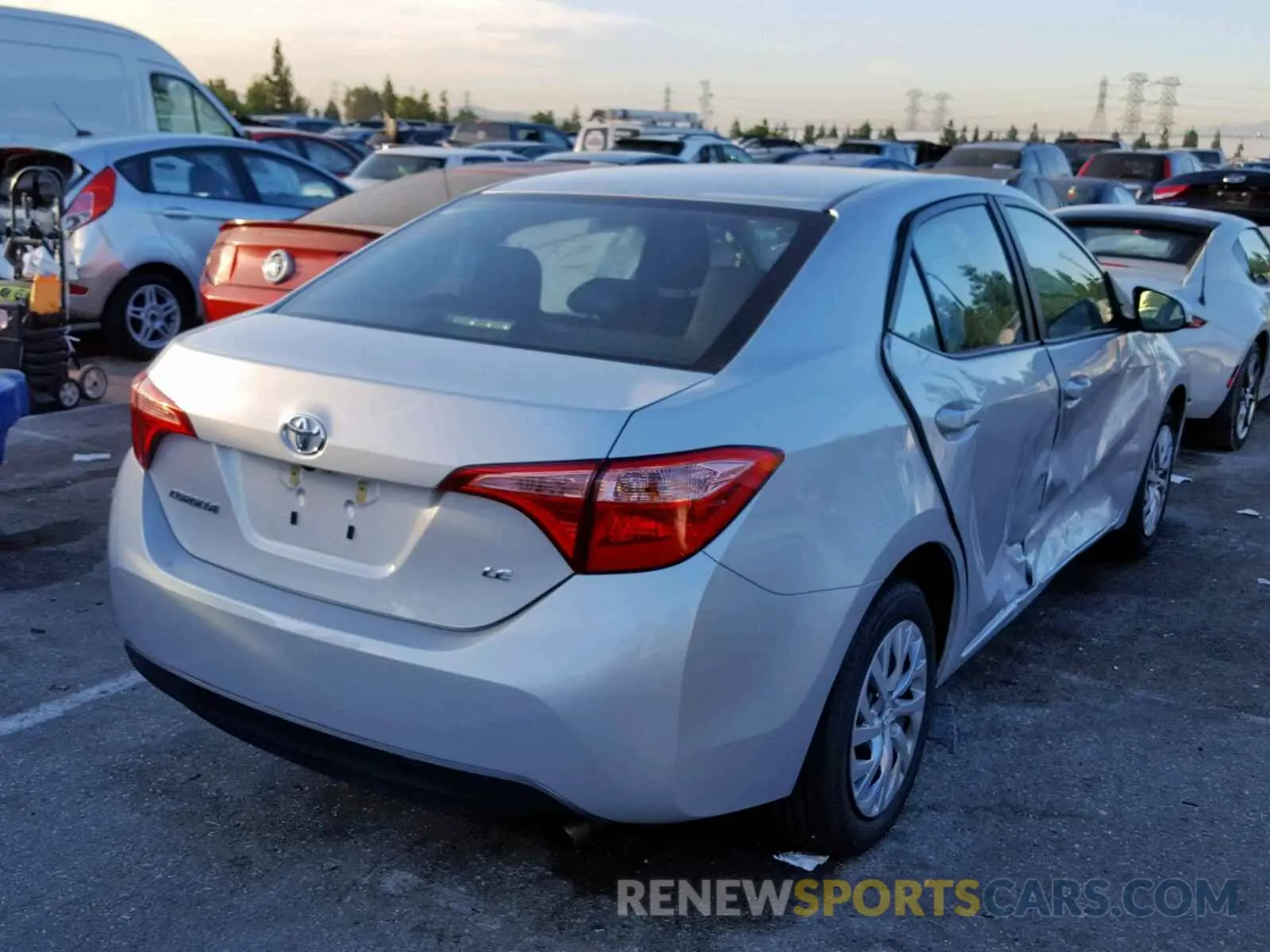 4 fotografías del automóvil dañado 2T1BURHE2KC209606 TOYOTA COROLLA 2019