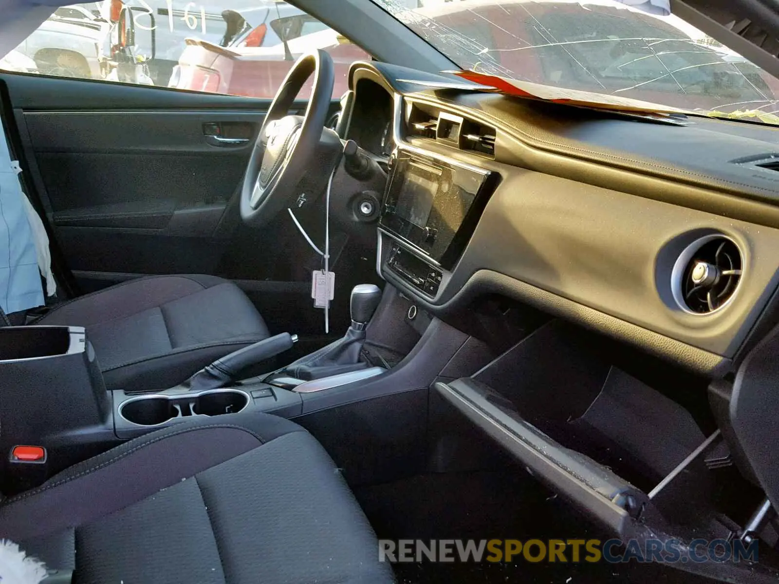 5 fotografías del automóvil dañado 2T1BURHE2KC209606 TOYOTA COROLLA 2019