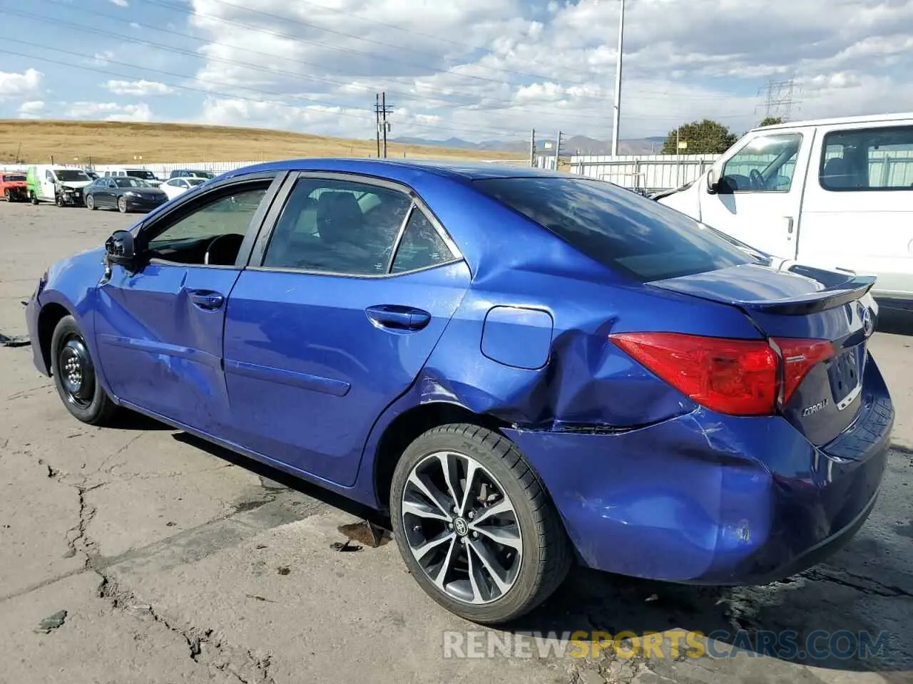 2 fotografías del automóvil dañado 2T1BURHE2KC210304 TOYOTA COROLLA 2019