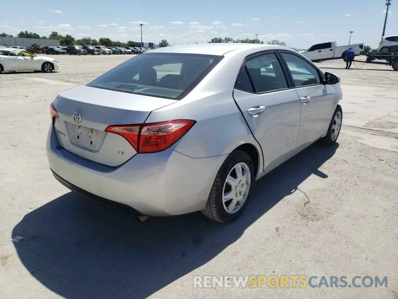 4 fotografías del automóvil dañado 2T1BURHE2KC230259 TOYOTA COROLLA 2019
