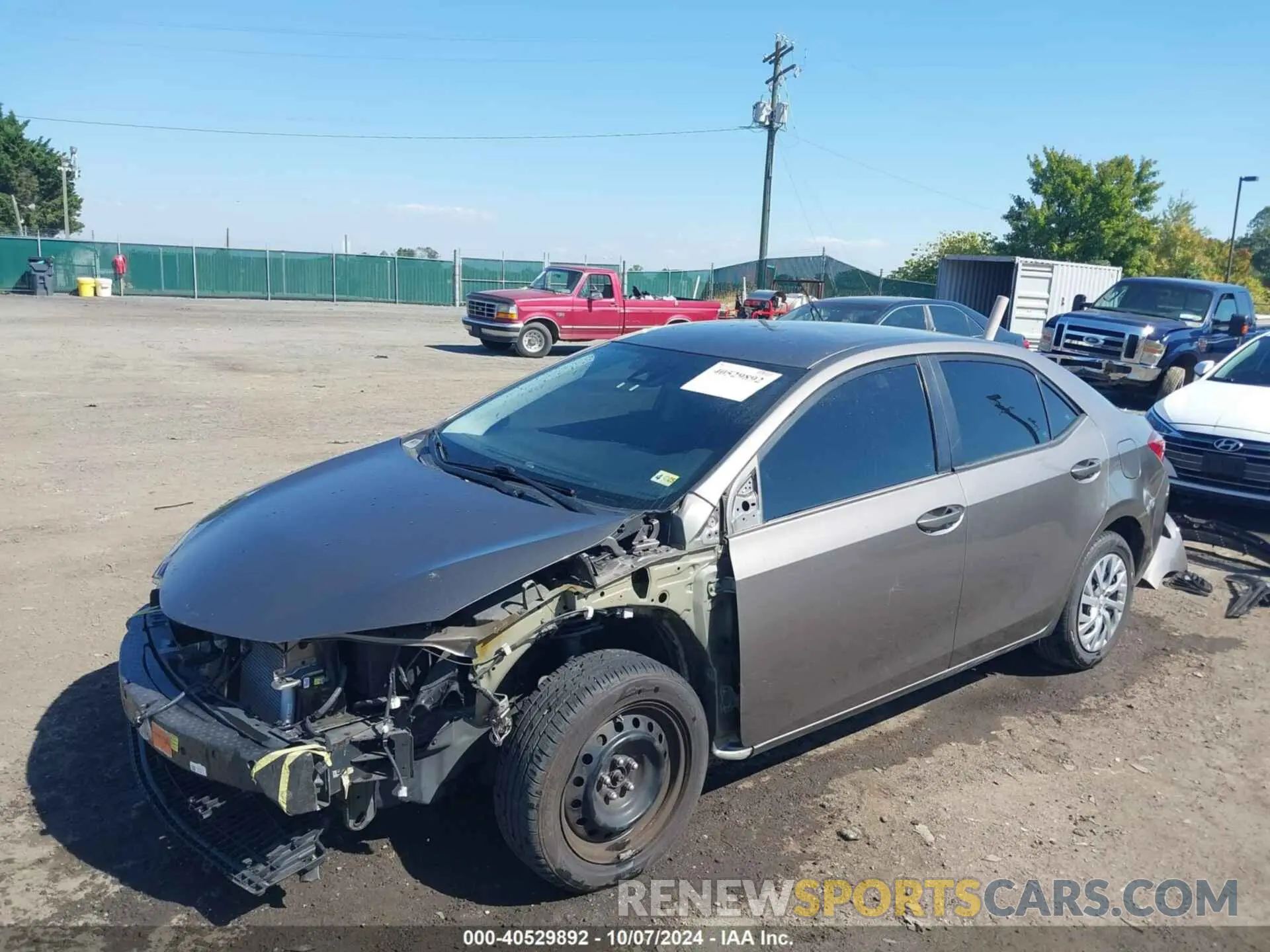 2 fotografías del automóvil dañado 2T1BURHE2KC241858 TOYOTA COROLLA 2019