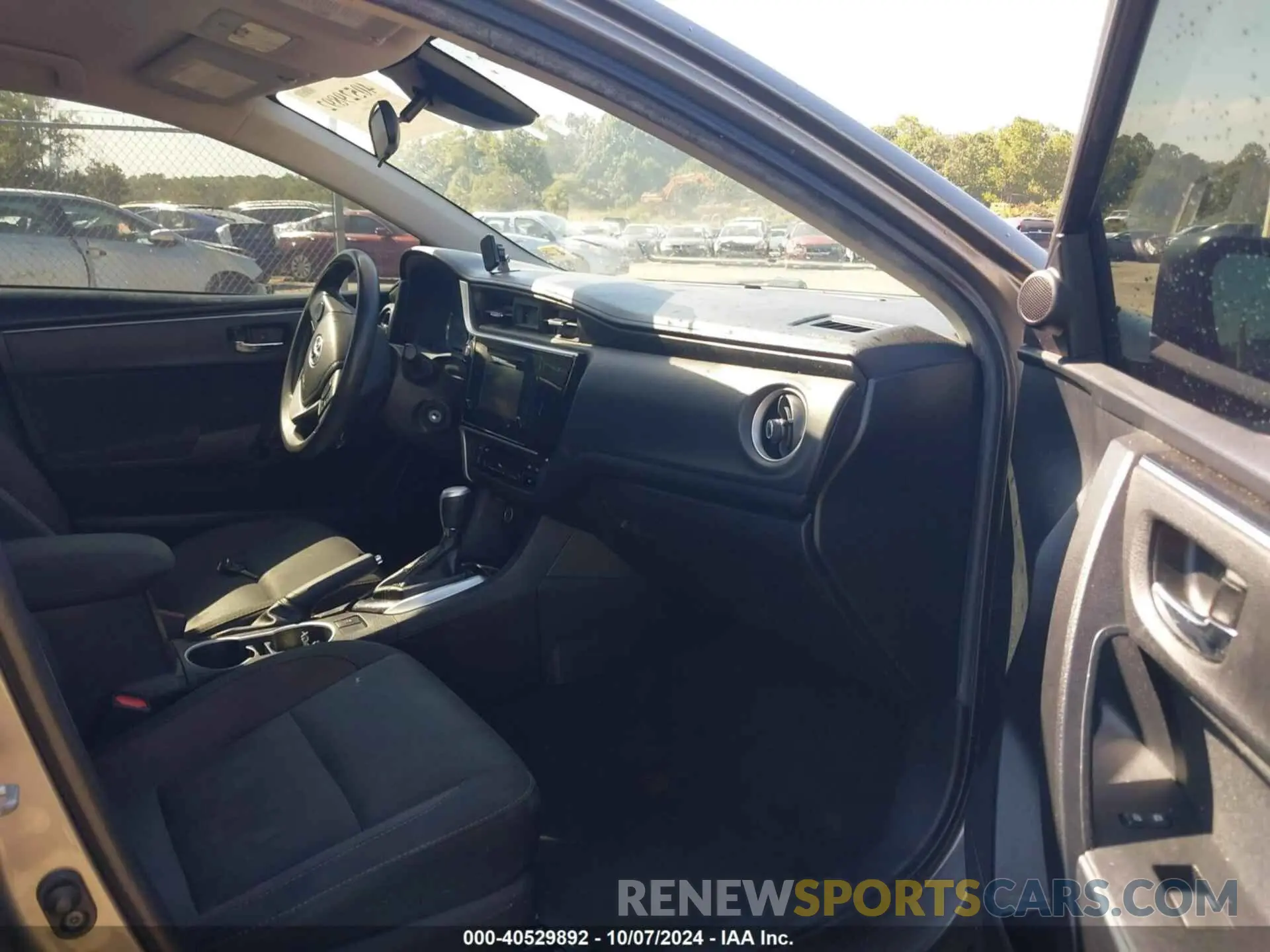 5 fotografías del automóvil dañado 2T1BURHE2KC241858 TOYOTA COROLLA 2019