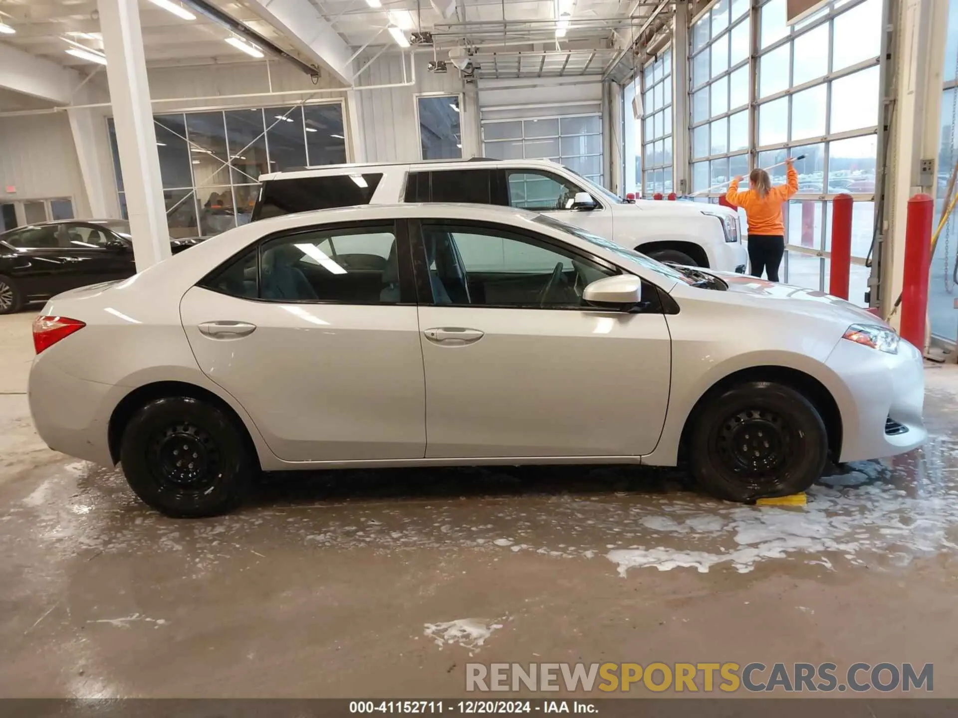 13 fotografías del automóvil dañado 2T1BURHE3KC142675 TOYOTA COROLLA 2019