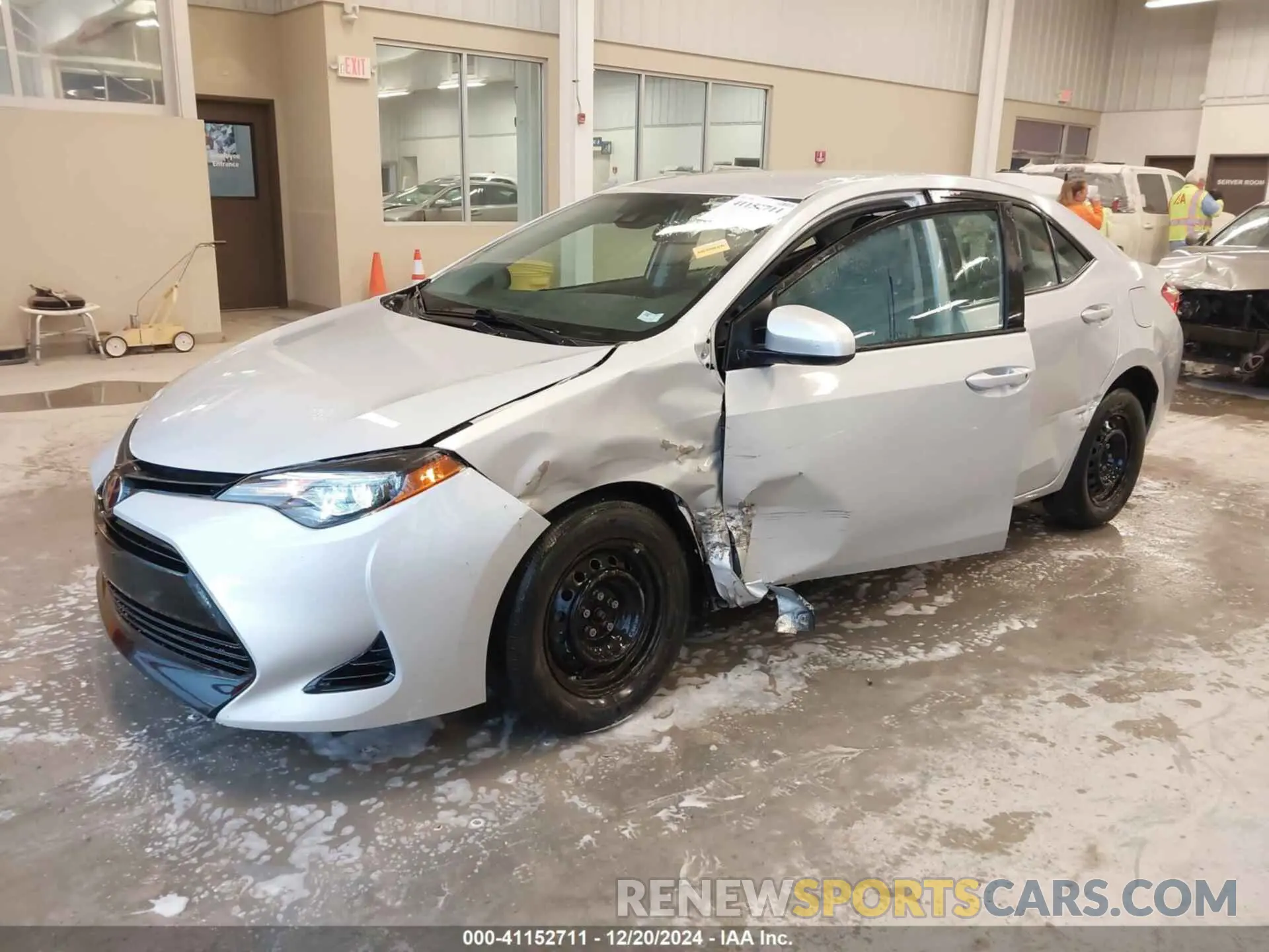 2 fotografías del automóvil dañado 2T1BURHE3KC142675 TOYOTA COROLLA 2019
