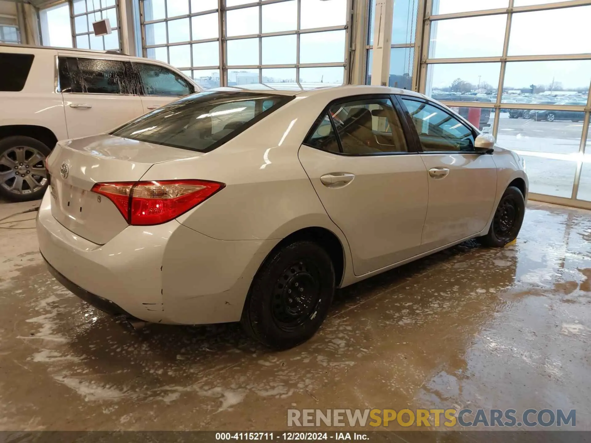 4 fotografías del automóvil dañado 2T1BURHE3KC142675 TOYOTA COROLLA 2019