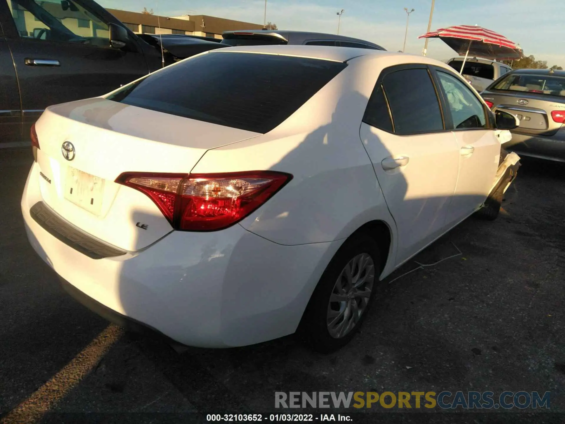 4 fotografías del automóvil dañado 2T1BURHE3KC156933 TOYOTA COROLLA 2019