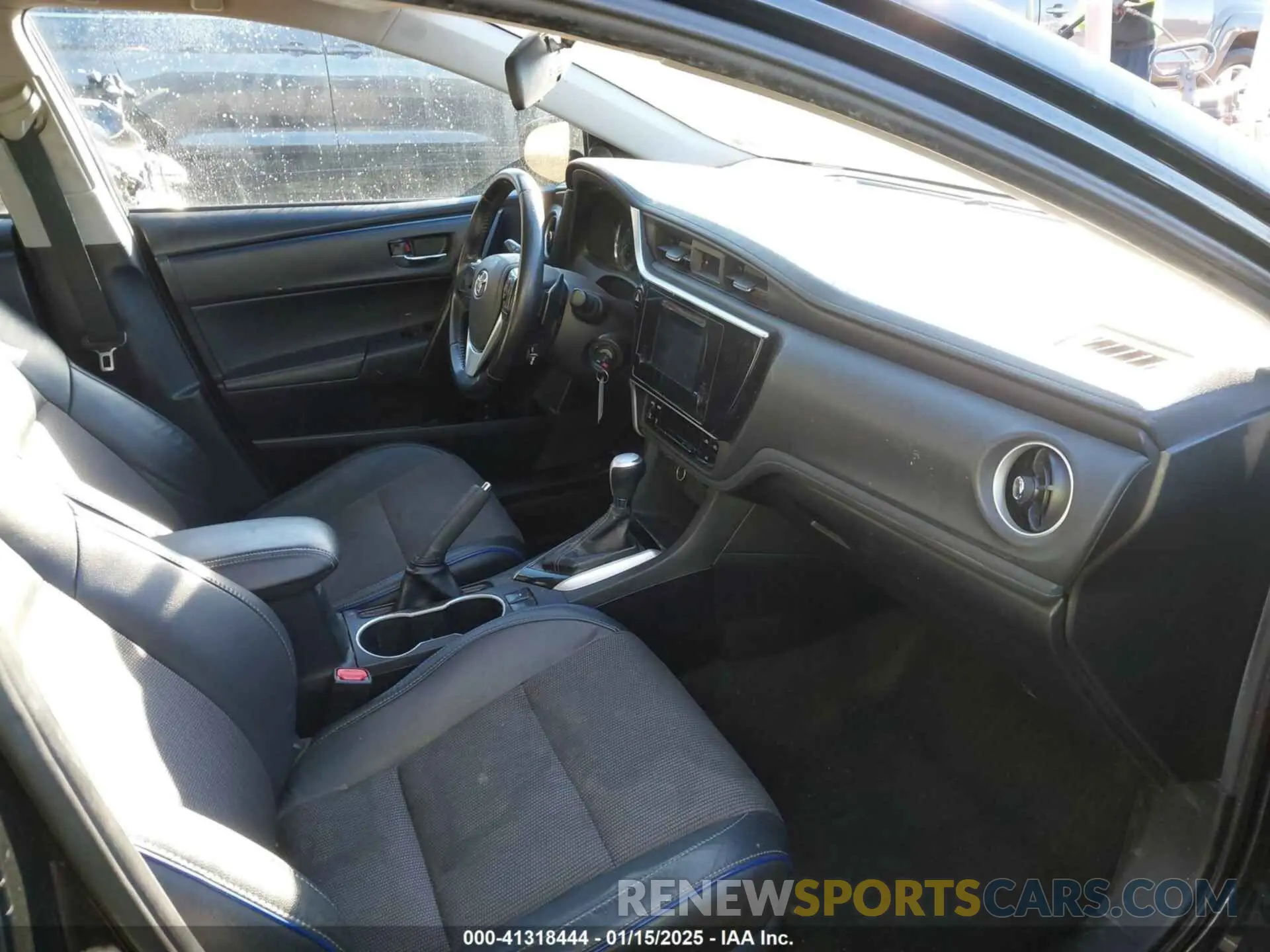 5 fotografías del automóvil dañado 2T1BURHE3KC206388 TOYOTA COROLLA 2019