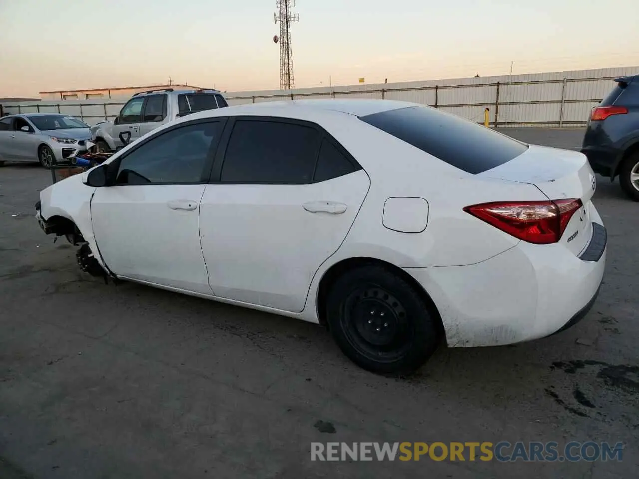 2 fotografías del automóvil dañado 2T1BURHE3KC216614 TOYOTA COROLLA 2019