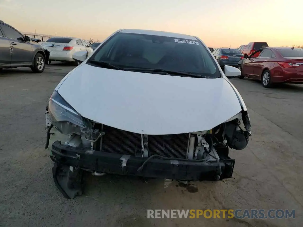 5 fotografías del automóvil dañado 2T1BURHE3KC216614 TOYOTA COROLLA 2019