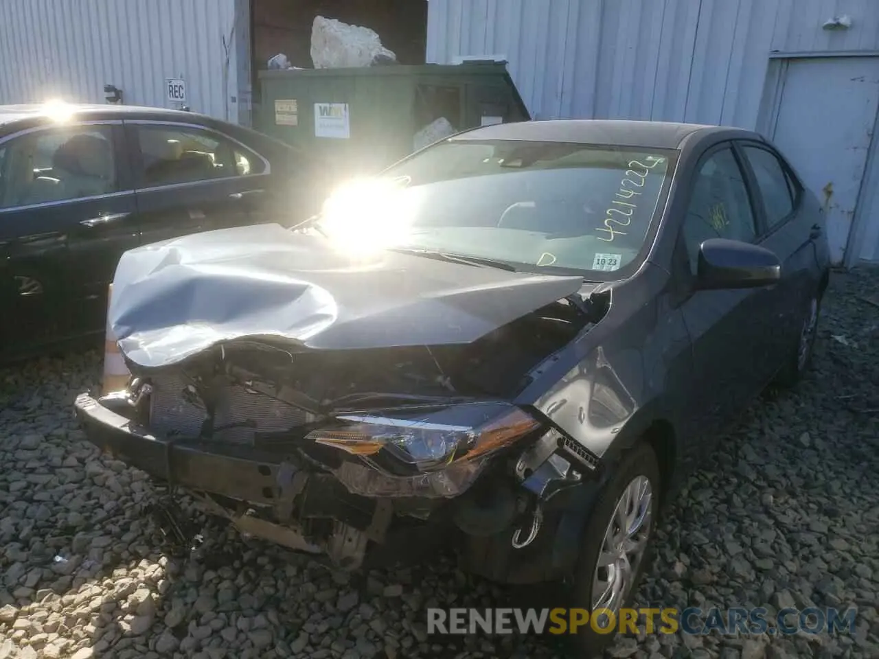 2 fotografías del automóvil dañado 2T1BURHE4KC130244 TOYOTA COROLLA 2019