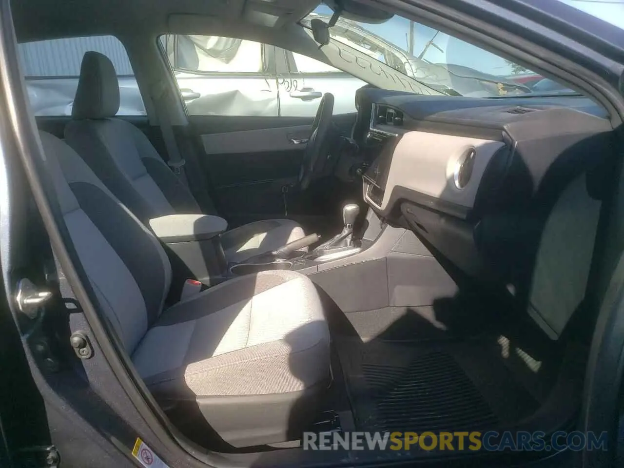 5 fotografías del automóvil dañado 2T1BURHE4KC130244 TOYOTA COROLLA 2019