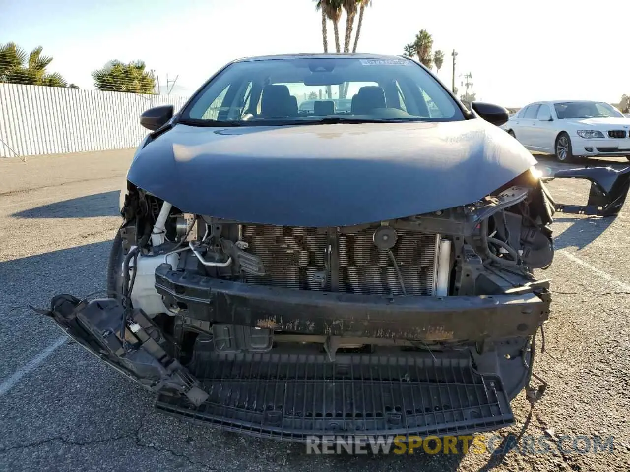 5 fotografías del automóvil dañado 2T1BURHE4KC138554 TOYOTA COROLLA 2019