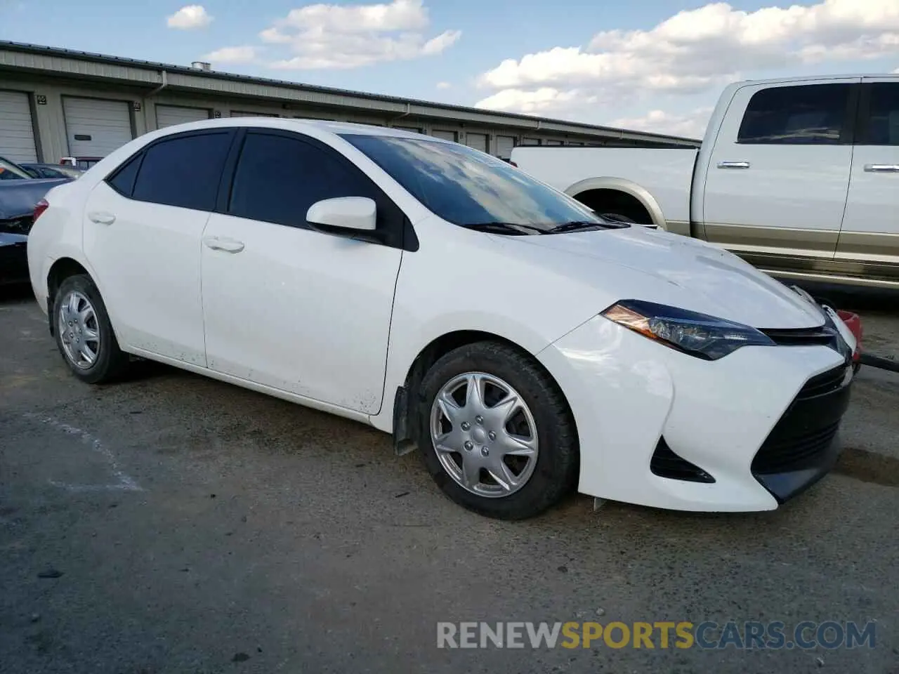 4 fotografías del automóvil dañado 2T1BURHE4KC147125 TOYOTA COROLLA 2019
