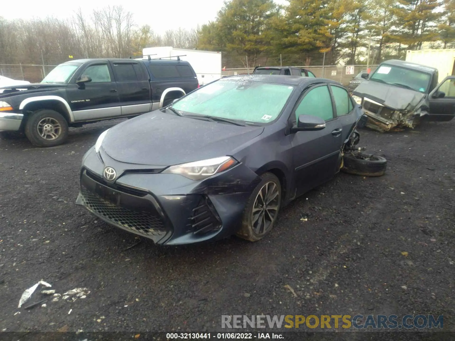 2 fotografías del automóvil dañado 2T1BURHE4KC165284 TOYOTA COROLLA 2019