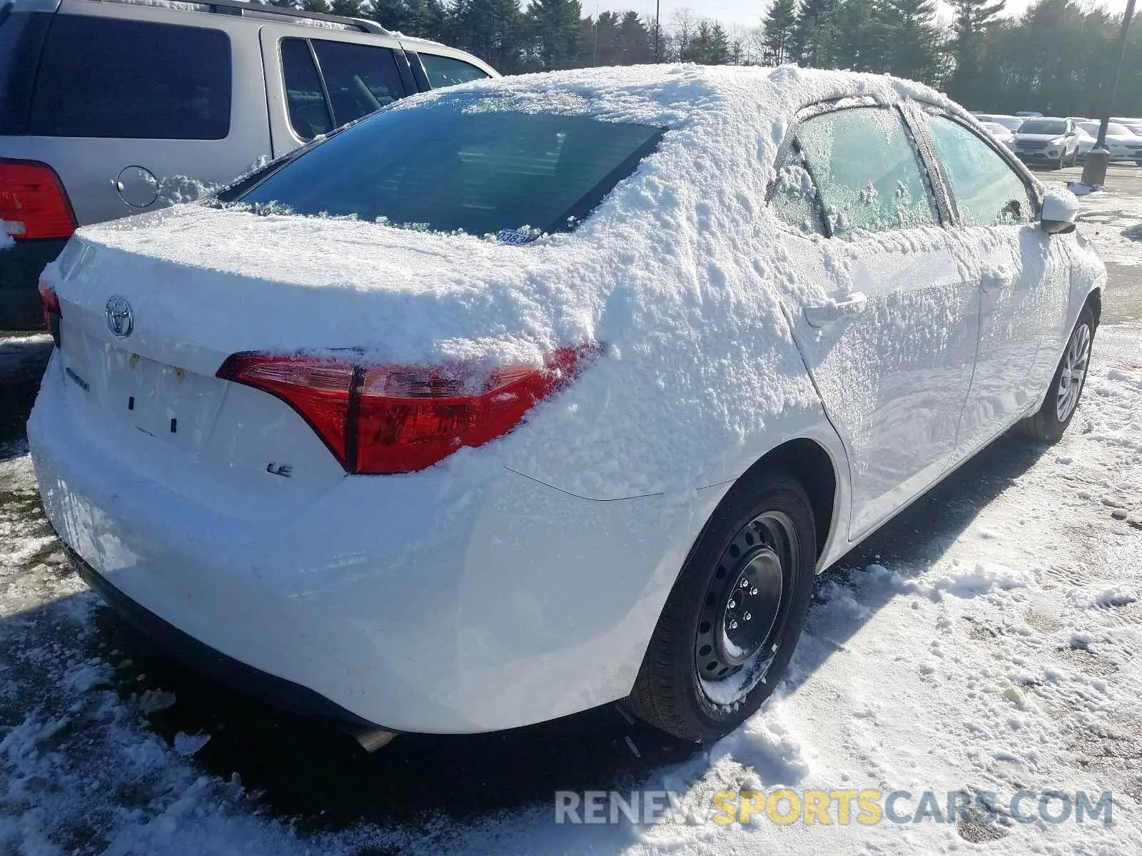 4 fotografías del automóvil dañado 2T1BURHE4KC169593 TOYOTA COROLLA 2019