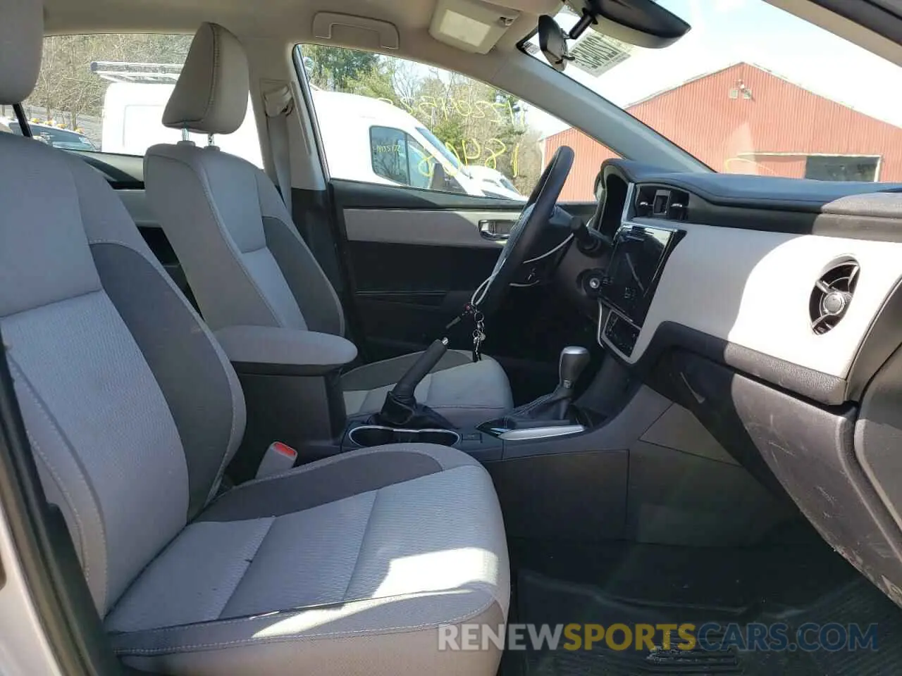 5 fotografías del automóvil dañado 2T1BURHE4KC174731 TOYOTA COROLLA 2019