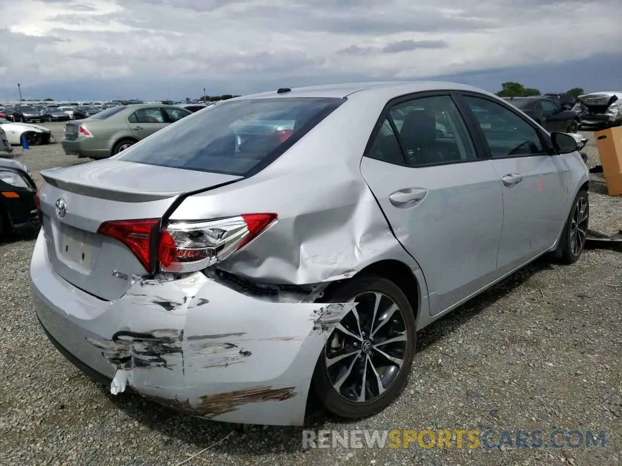 4 fotografías del automóvil dañado 2T1BURHE4KC212829 TOYOTA COROLLA 2019