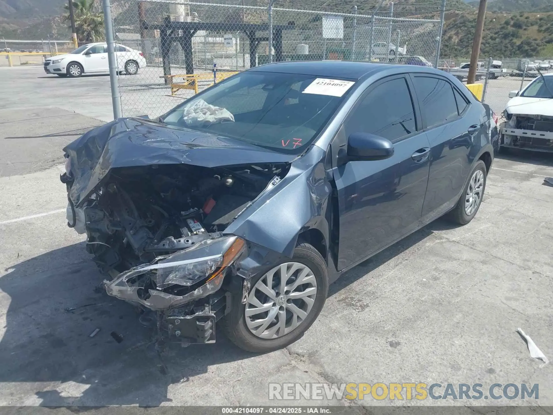2 fotografías del automóvil dañado 2T1BURHE4KC215942 TOYOTA COROLLA 2019