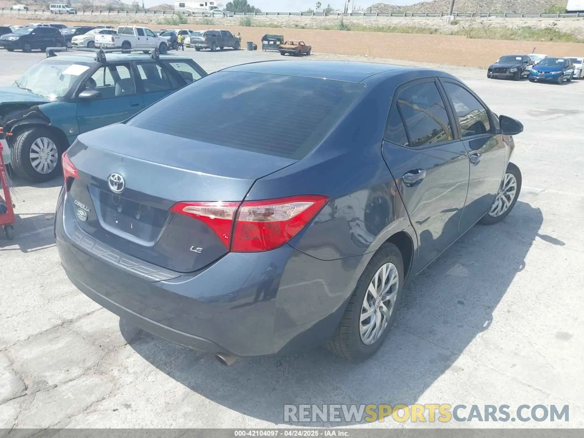 4 fotografías del automóvil dañado 2T1BURHE4KC215942 TOYOTA COROLLA 2019