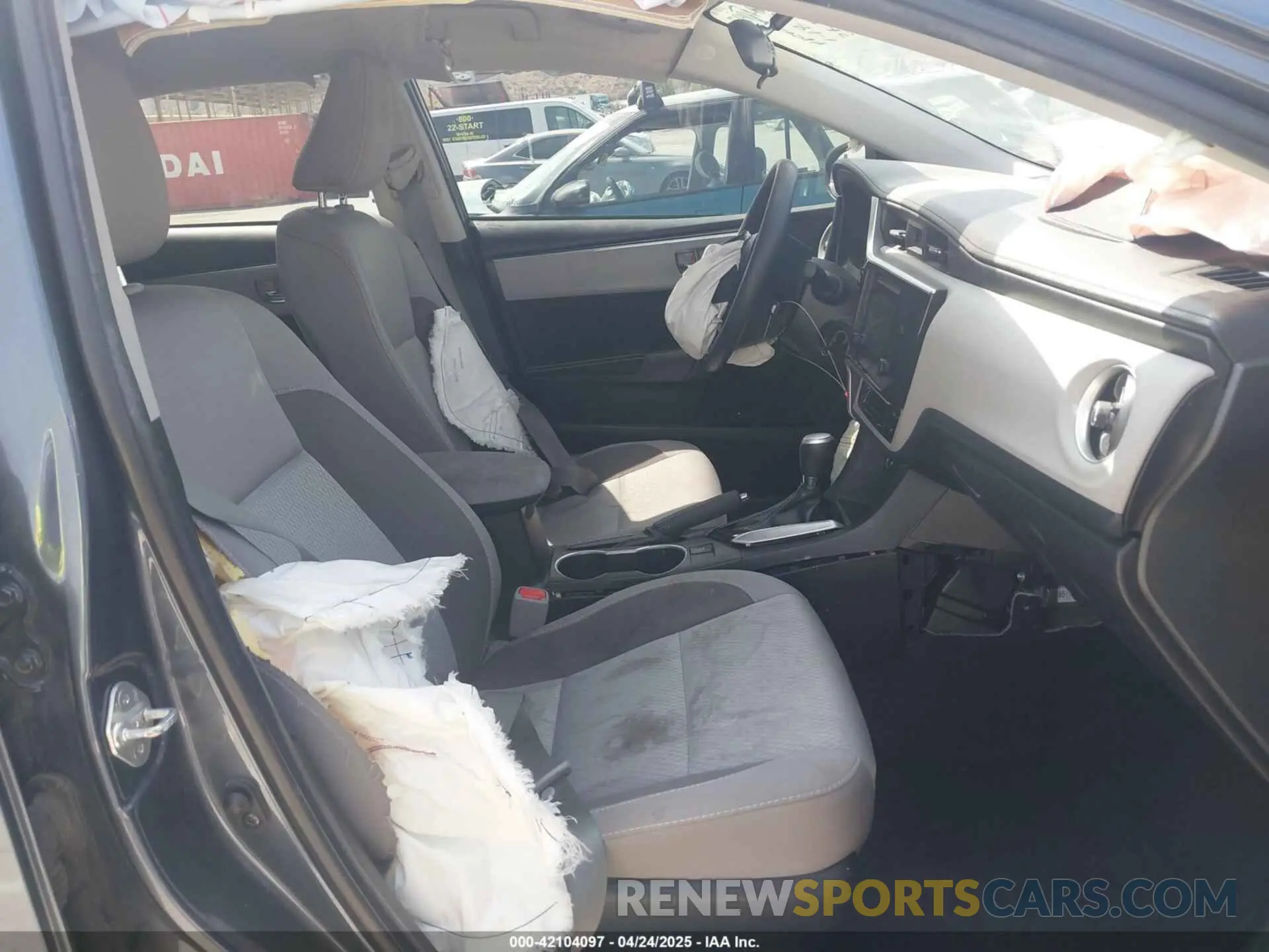 5 fotografías del automóvil dañado 2T1BURHE4KC215942 TOYOTA COROLLA 2019