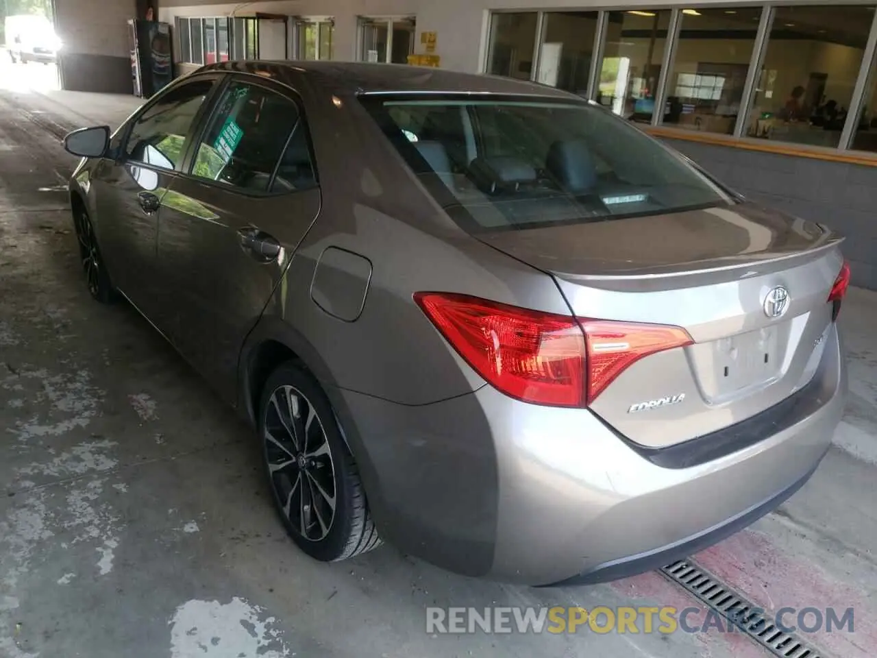 3 fotografías del automóvil dañado 2T1BURHE4KC225225 TOYOTA COROLLA 2019