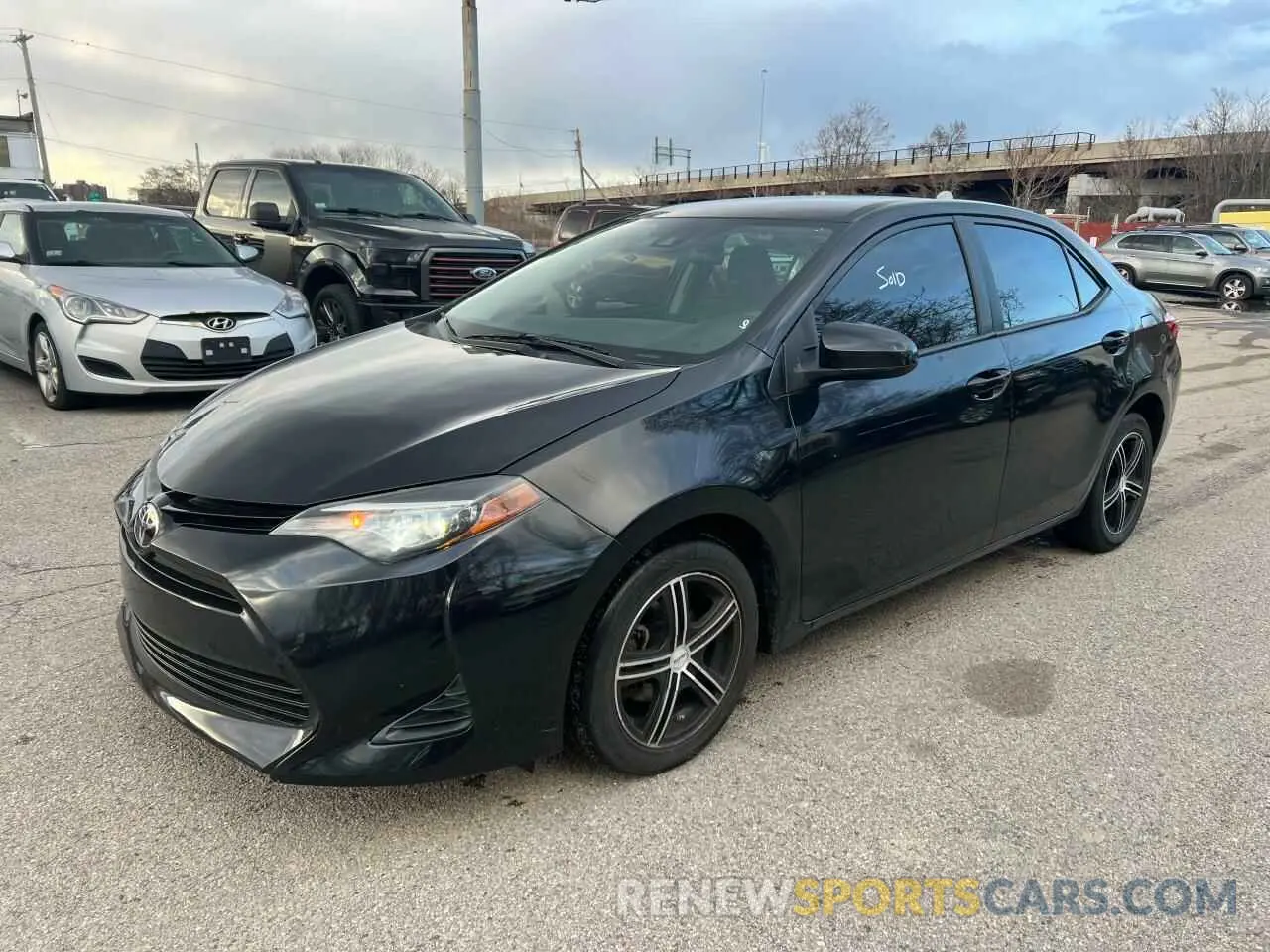 2 fotografías del automóvil dañado 2T1BURHE4KC226522 TOYOTA COROLLA 2019