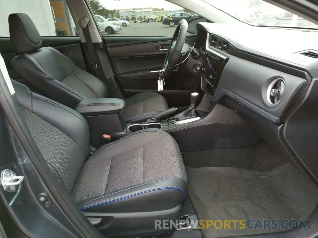 5 fotografías del automóvil dañado 2T1BURHE5KC142838 TOYOTA COROLLA 2019