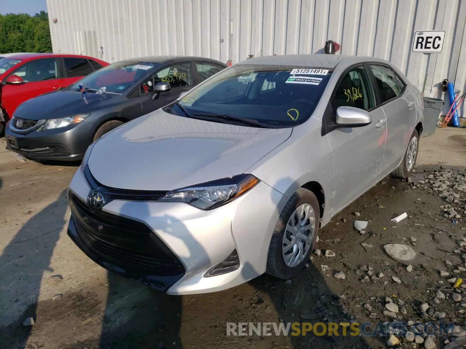 2 fotografías del automóvil dañado 2T1BURHE5KC160966 TOYOTA COROLLA 2019