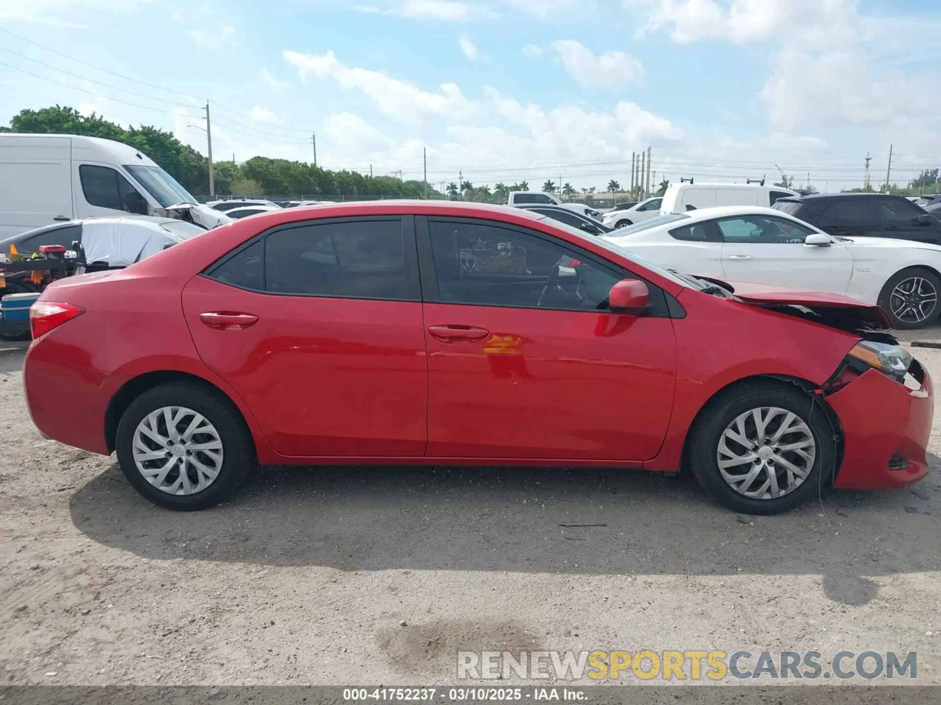 13 fotografías del automóvil dañado 2T1BURHE5KC162846 TOYOTA COROLLA 2019