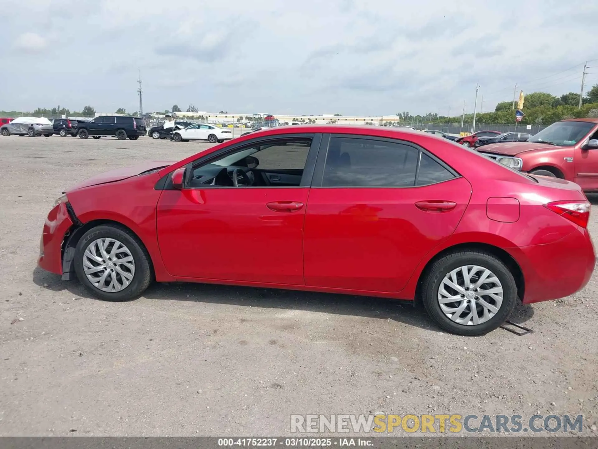 14 fotografías del automóvil dañado 2T1BURHE5KC162846 TOYOTA COROLLA 2019