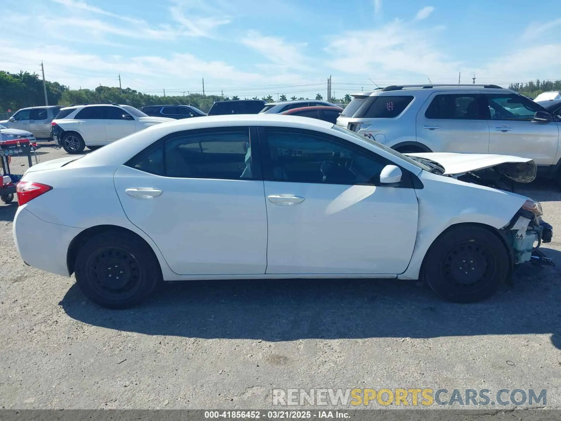 14 fotografías del automóvil dañado 2T1BURHE5KC169697 TOYOTA COROLLA 2019