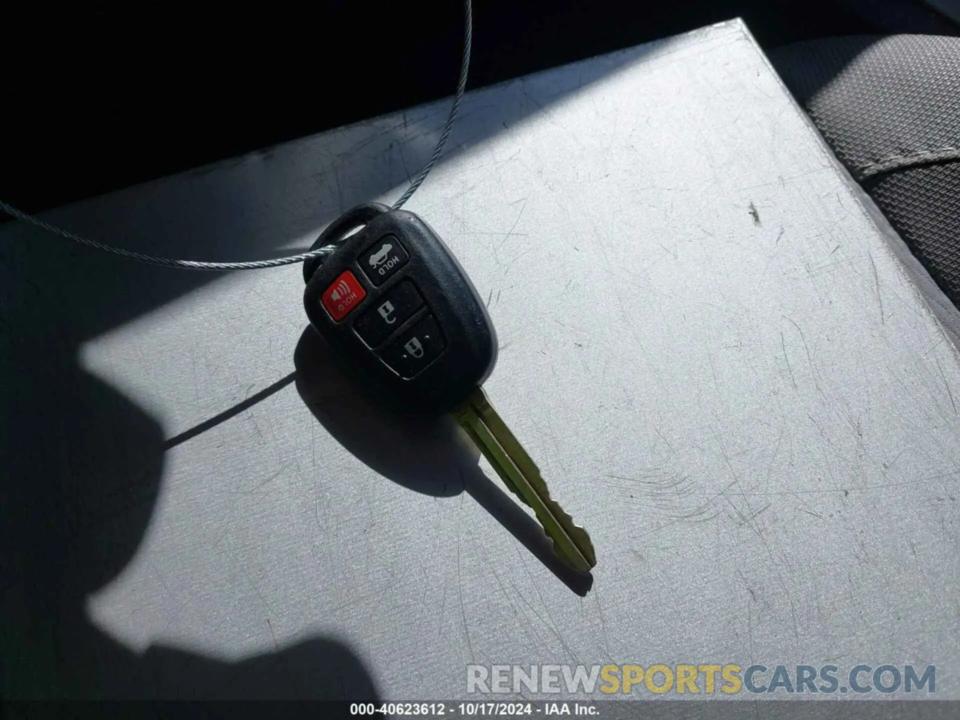 11 fotografías del automóvil dañado 2T1BURHE5KC170266 TOYOTA COROLLA 2019