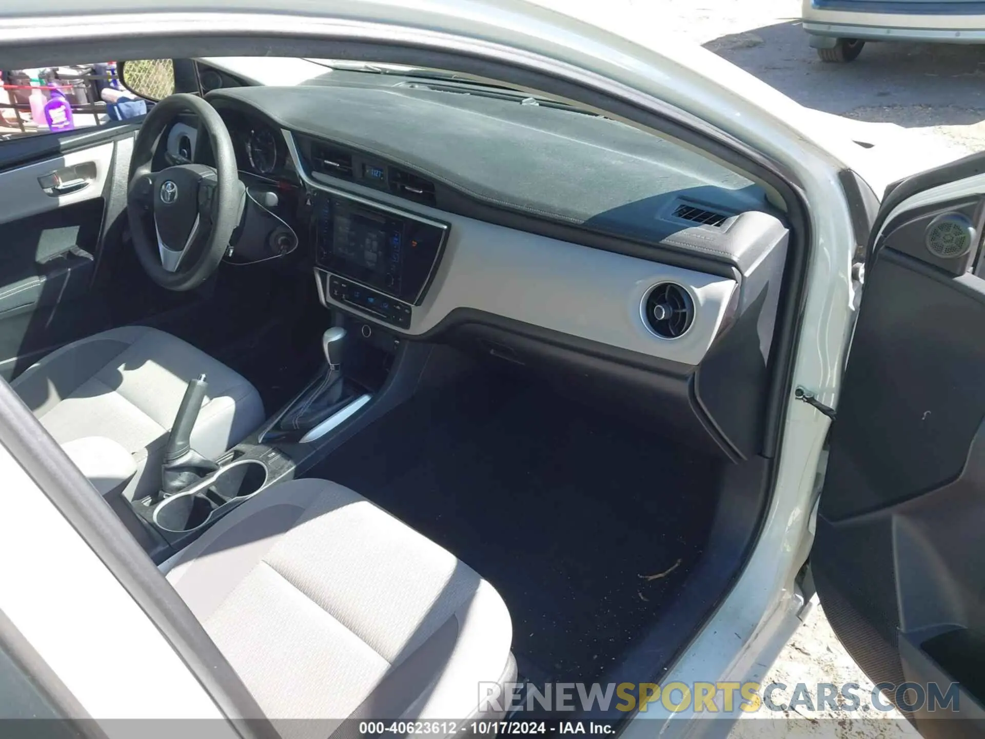 5 fotografías del automóvil dañado 2T1BURHE5KC170266 TOYOTA COROLLA 2019