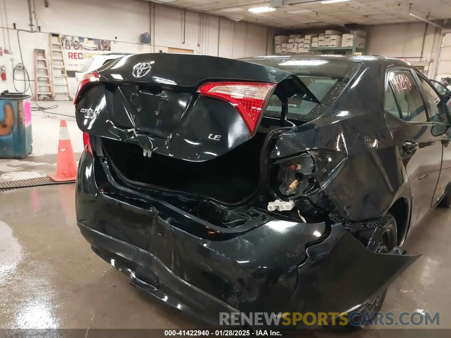 18 fotografías del automóvil dañado 2T1BURHE5KC170378 TOYOTA COROLLA 2019